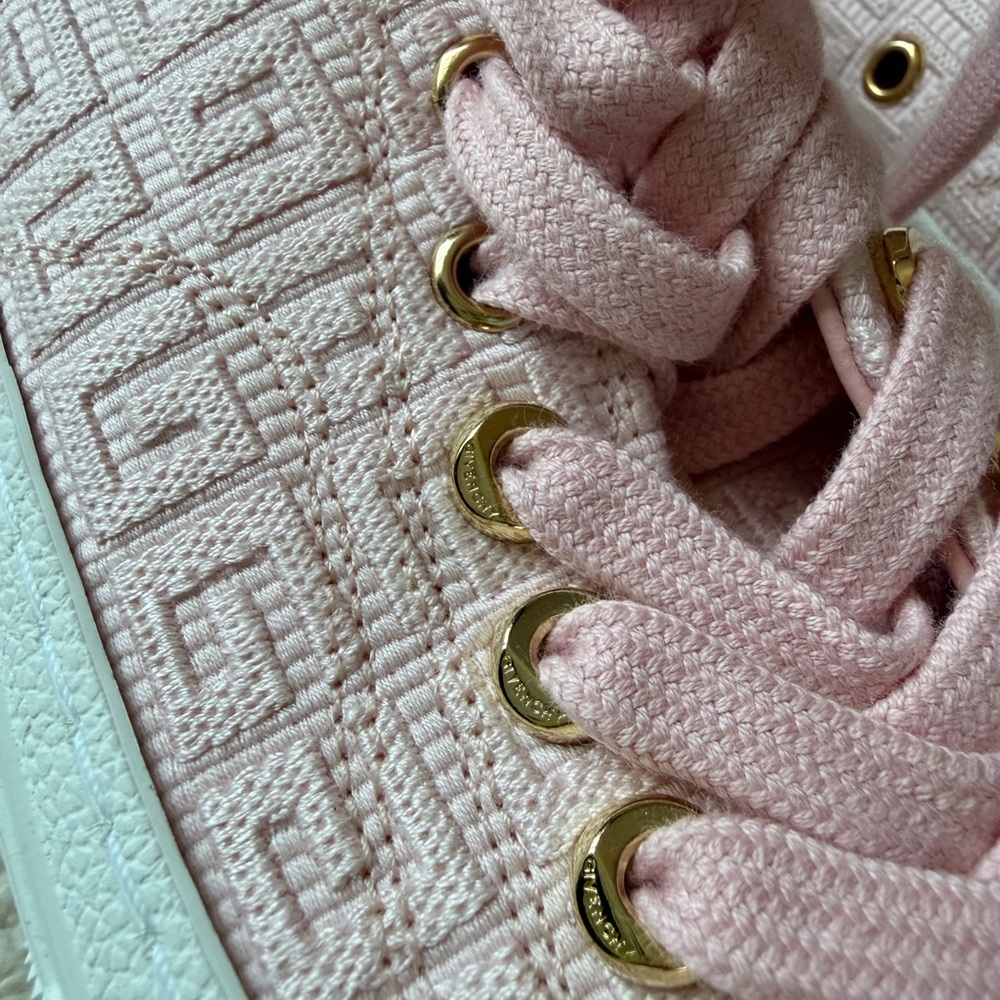 Givenchy Pink Low-Top Logo-Embossed Canvas Sneakers - Picture 2 of 7